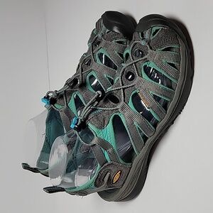 KEEN Whisper Sandals Women’s 8 Gray Green Waterproof Hiking Water Sport Shoes